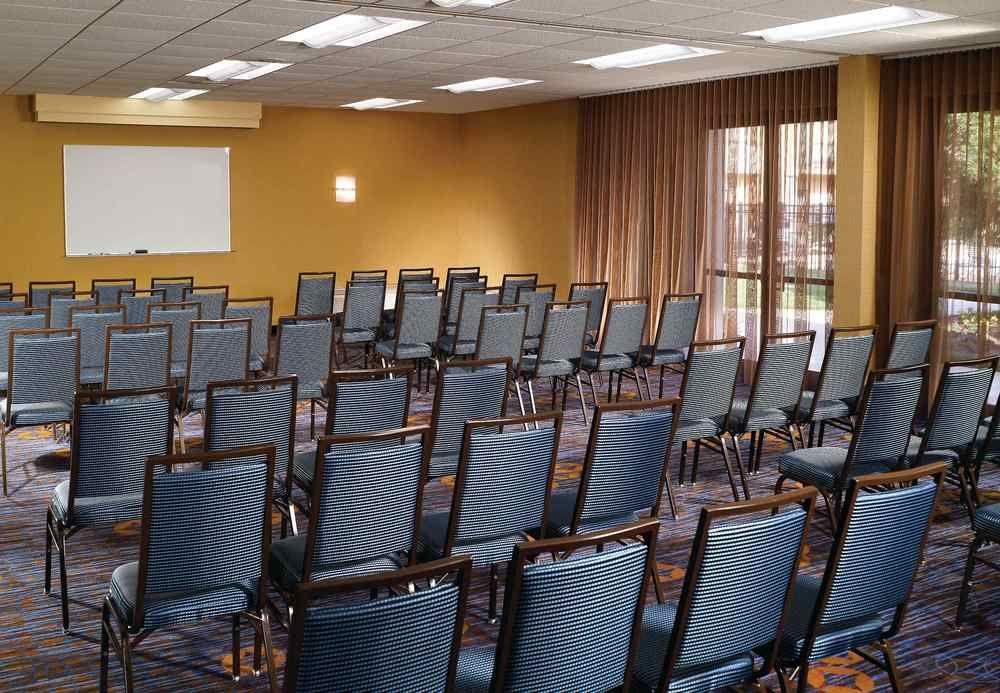 Courtyard By Marriott Atlanta Executive Park/Emory Hotel Druid Hills Bagian luar foto