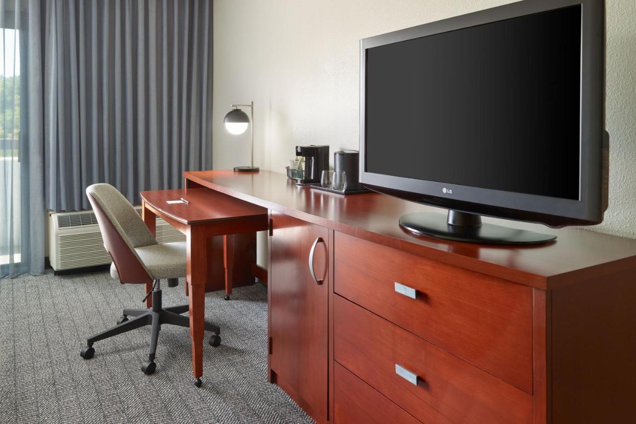 Courtyard By Marriott Atlanta Executive Park/Emory Hotel Druid Hills Bagian luar foto