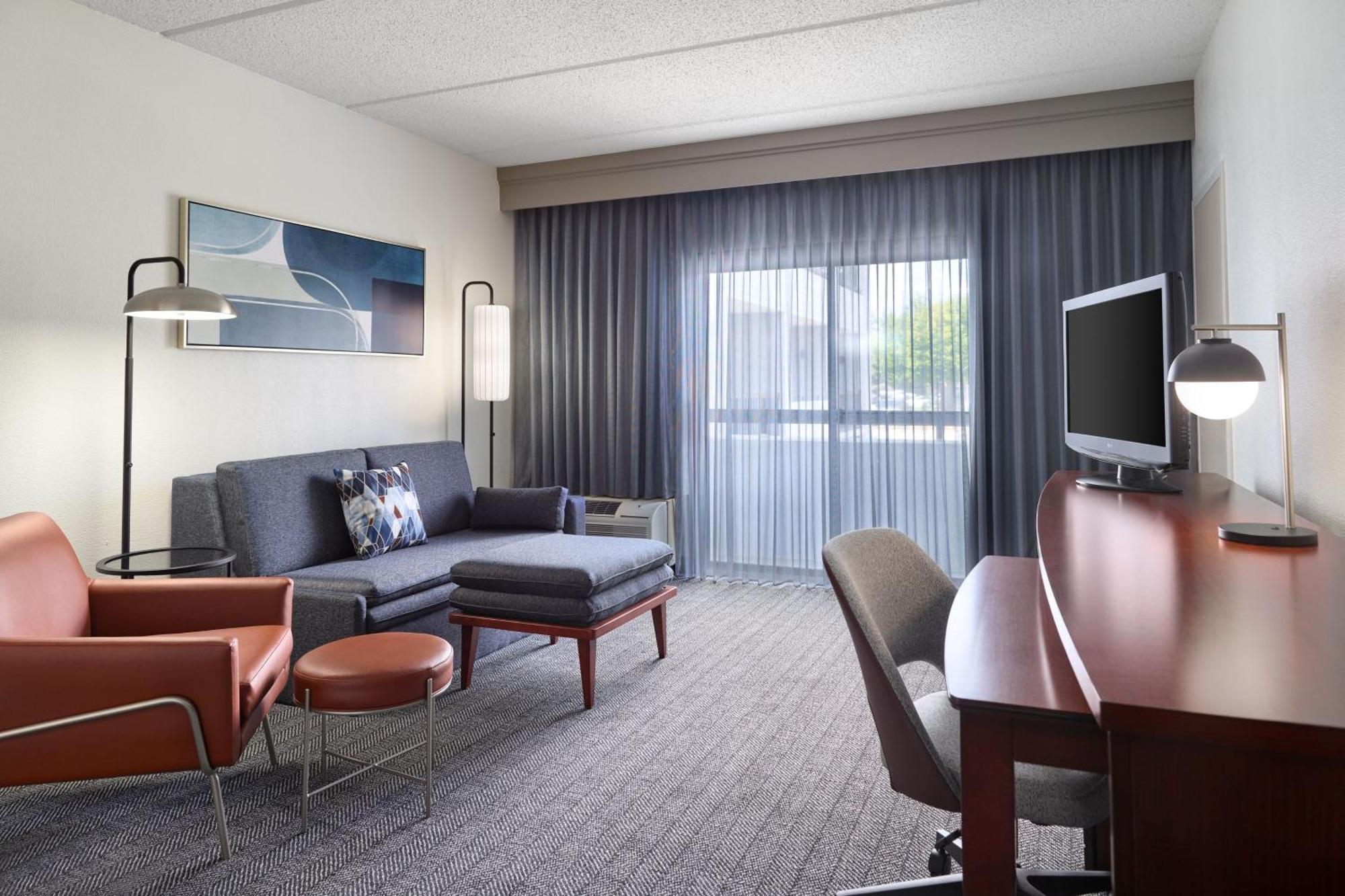 Courtyard By Marriott Atlanta Executive Park/Emory Hotel Druid Hills Bagian luar foto
