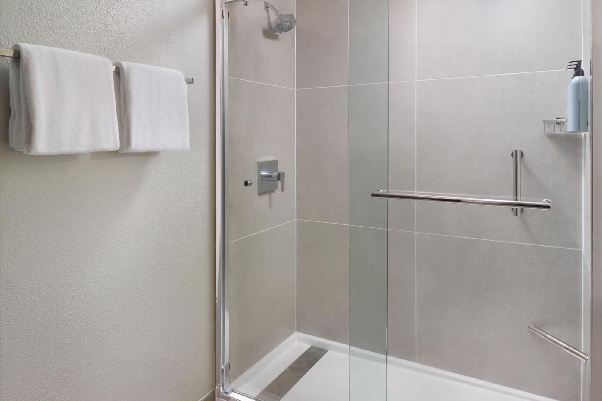 Courtyard By Marriott Atlanta Executive Park/Emory Hotel Druid Hills Bagian luar foto