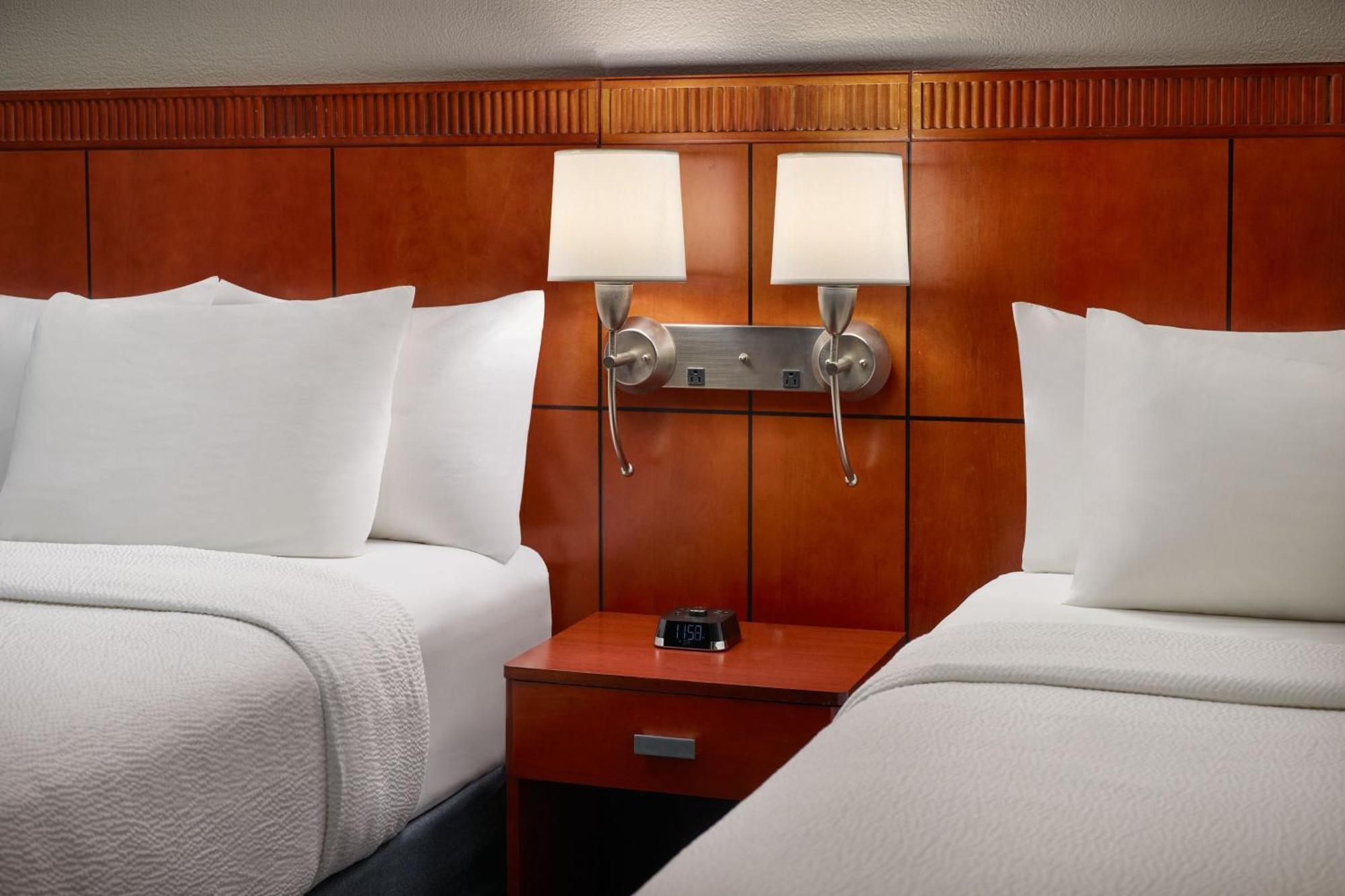 Courtyard By Marriott Atlanta Executive Park/Emory Hotel Druid Hills Bagian luar foto