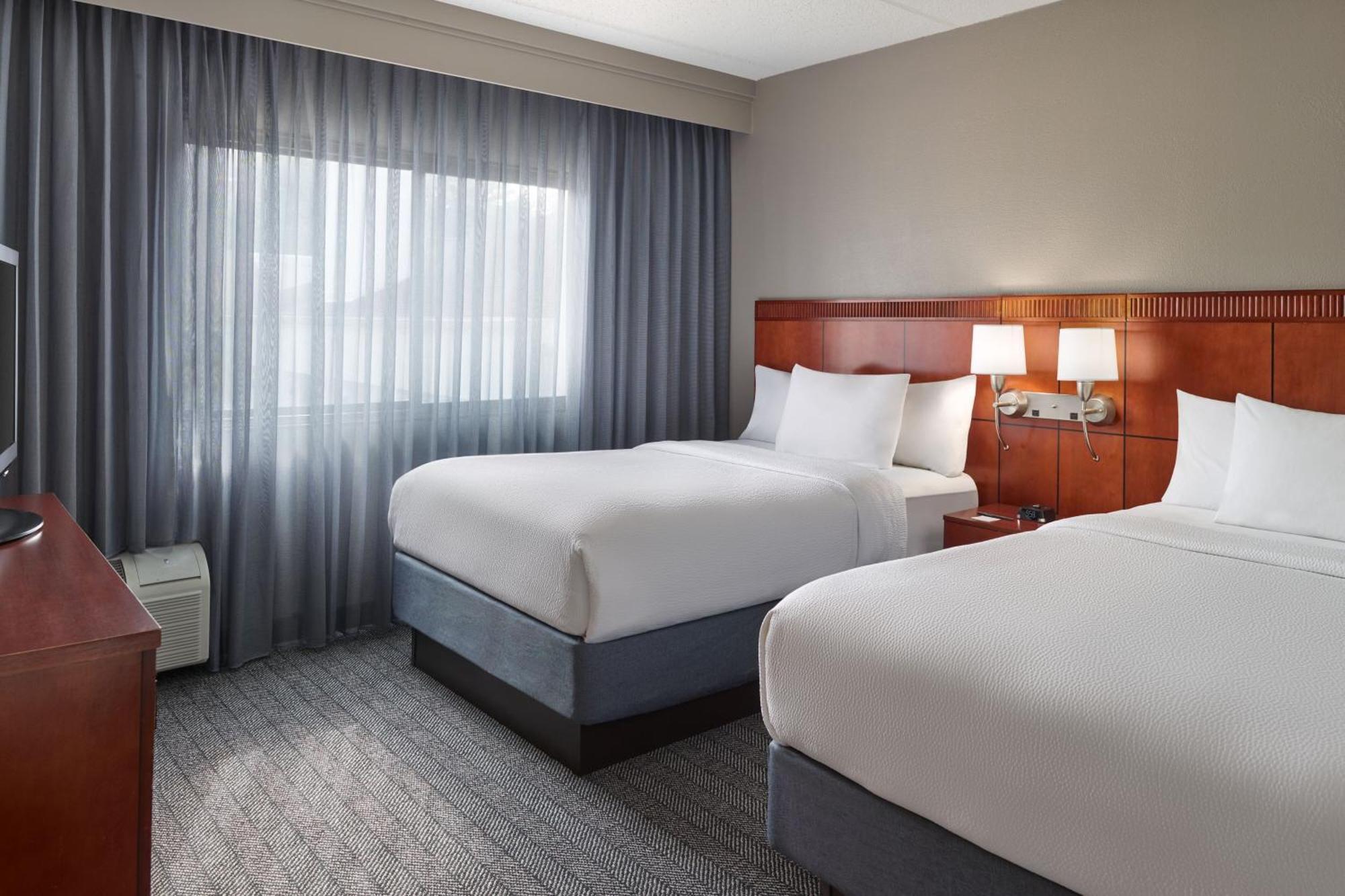 Courtyard By Marriott Atlanta Executive Park/Emory Hotel Druid Hills Bagian luar foto