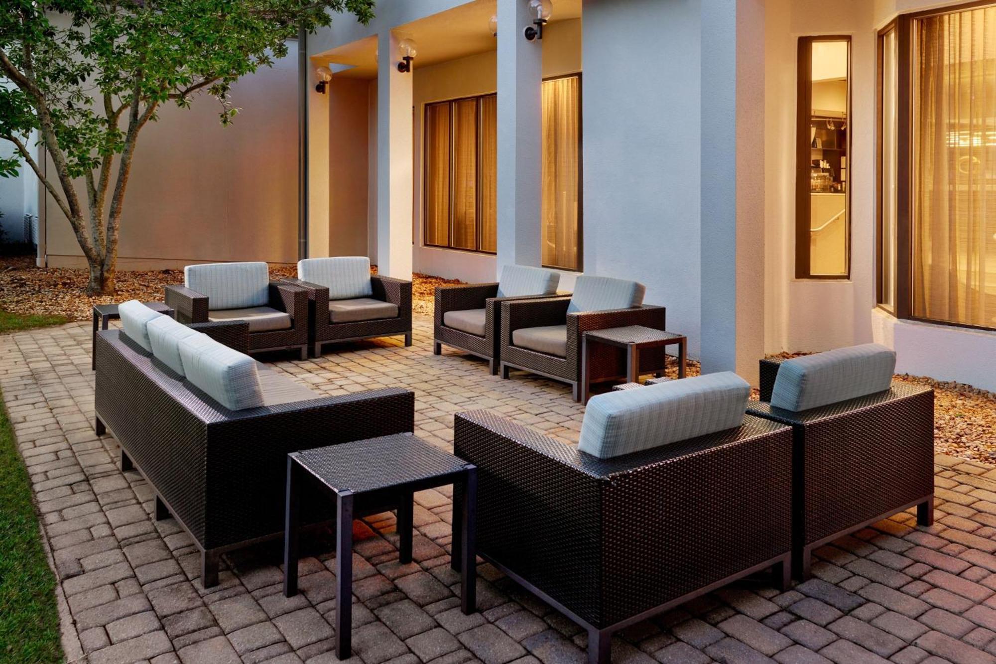 Courtyard By Marriott Atlanta Executive Park/Emory Hotel Druid Hills Bagian luar foto