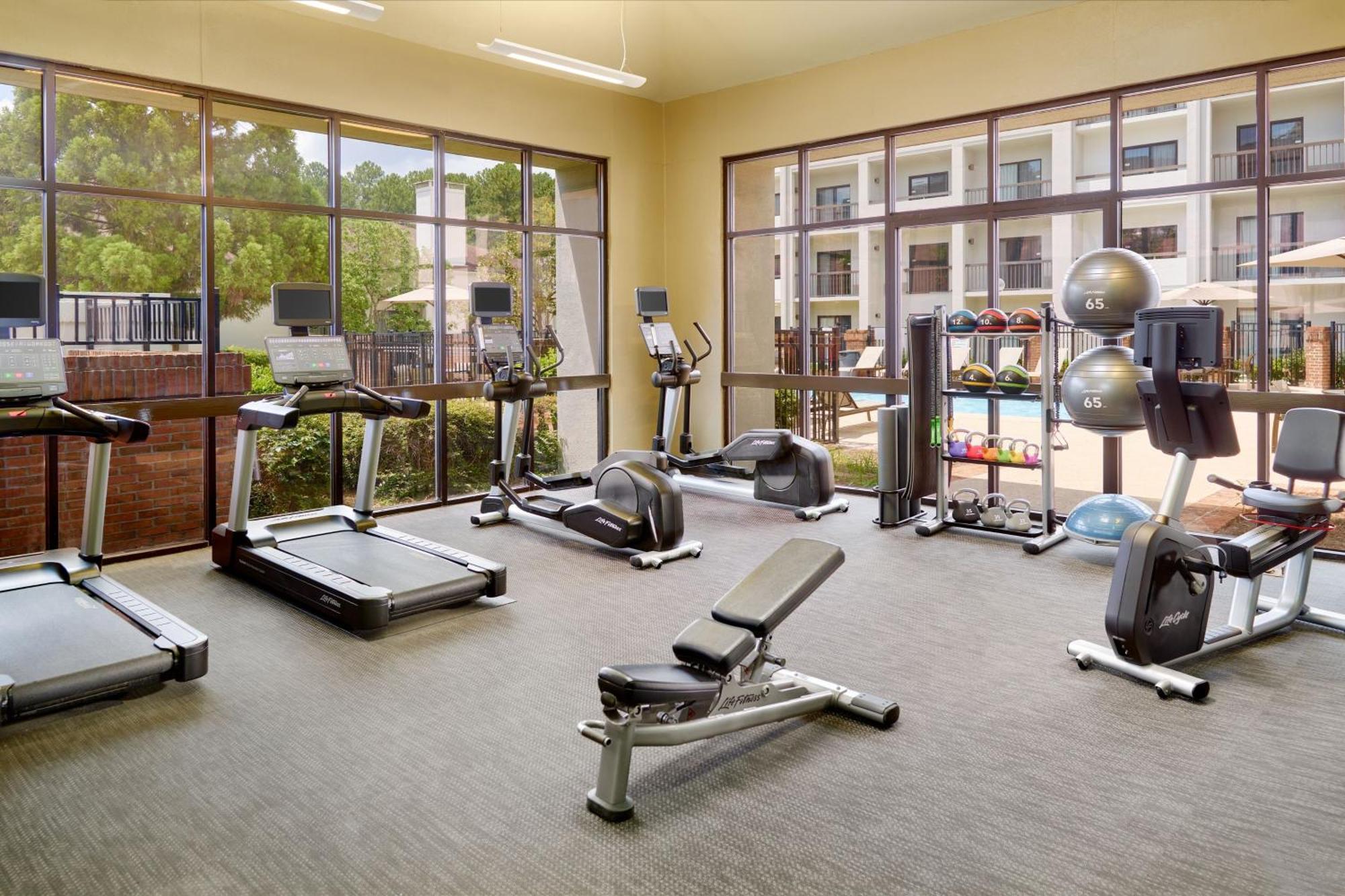 Courtyard By Marriott Atlanta Executive Park/Emory Hotel Druid Hills Bagian luar foto