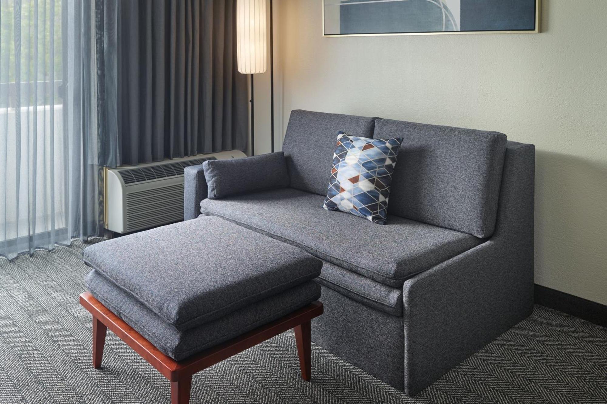 Courtyard By Marriott Atlanta Executive Park/Emory Hotel Druid Hills Bagian luar foto
