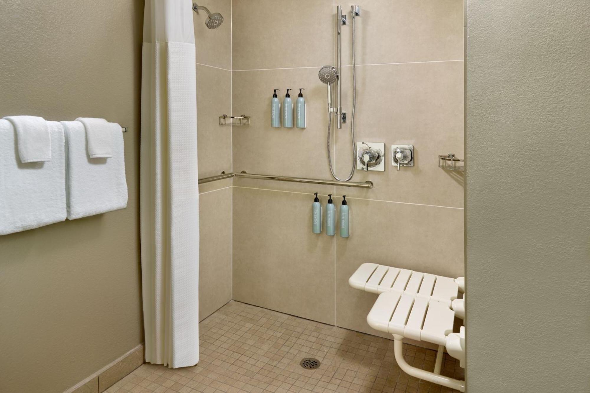 Courtyard By Marriott Atlanta Executive Park/Emory Hotel Druid Hills Bagian luar foto