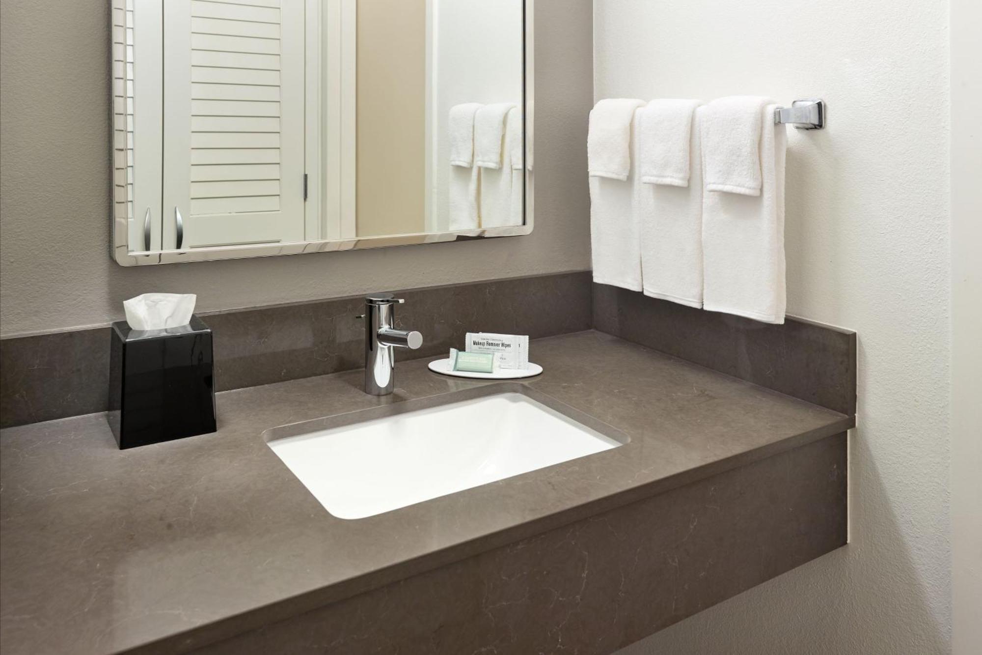 Courtyard By Marriott Atlanta Executive Park/Emory Hotel Druid Hills Bagian luar foto