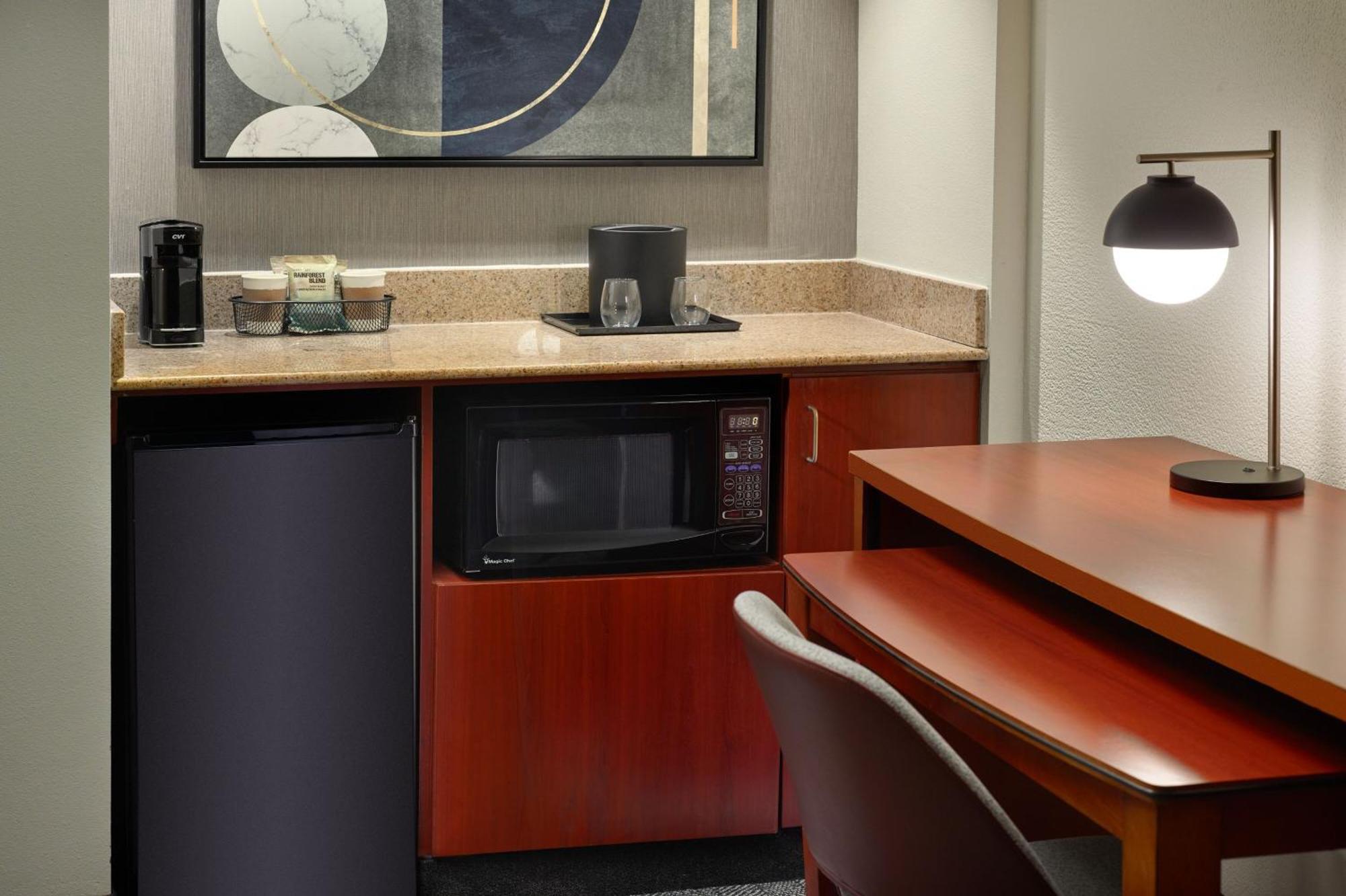 Courtyard By Marriott Atlanta Executive Park/Emory Hotel Druid Hills Bagian luar foto