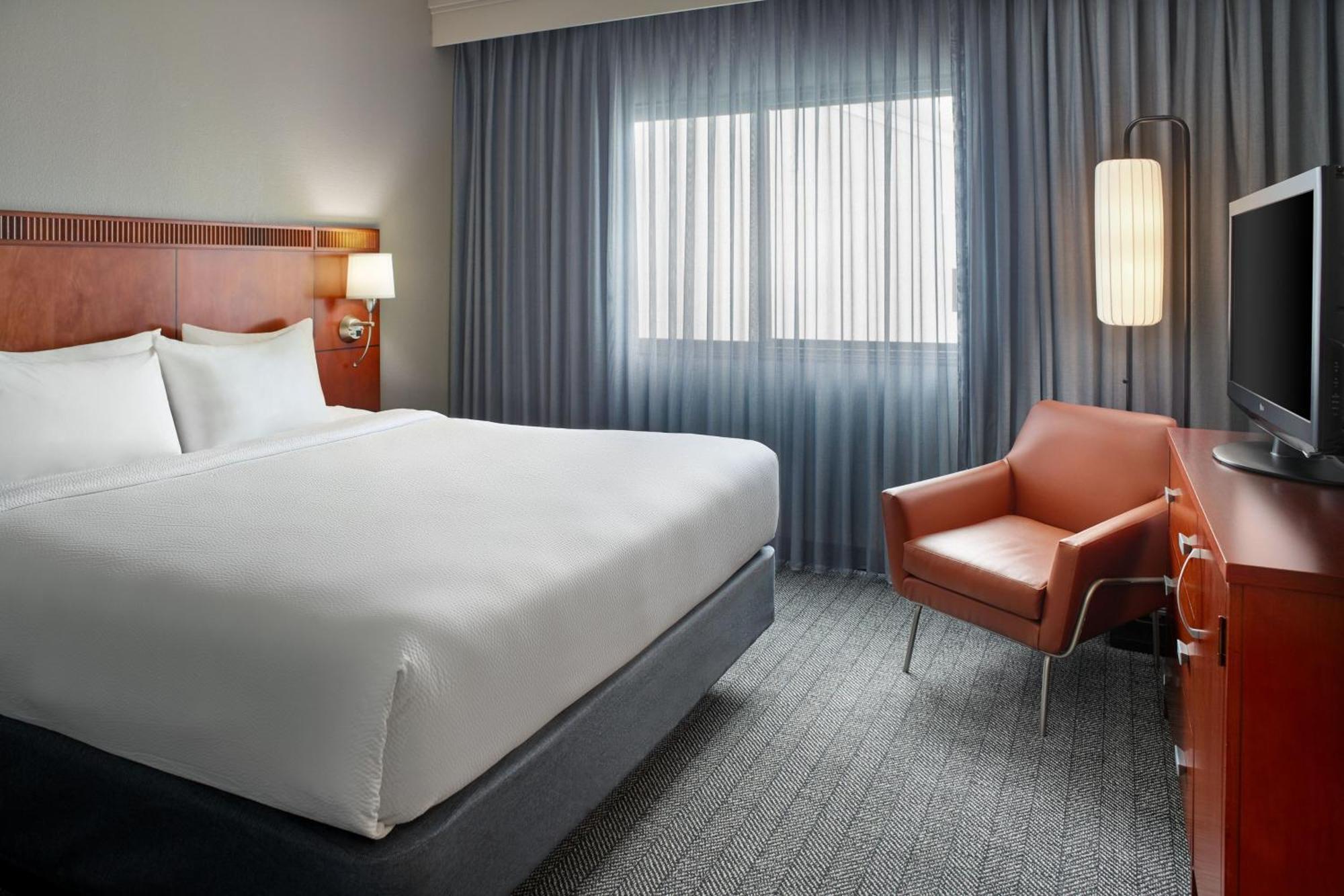 Courtyard By Marriott Atlanta Executive Park/Emory Hotel Druid Hills Bagian luar foto