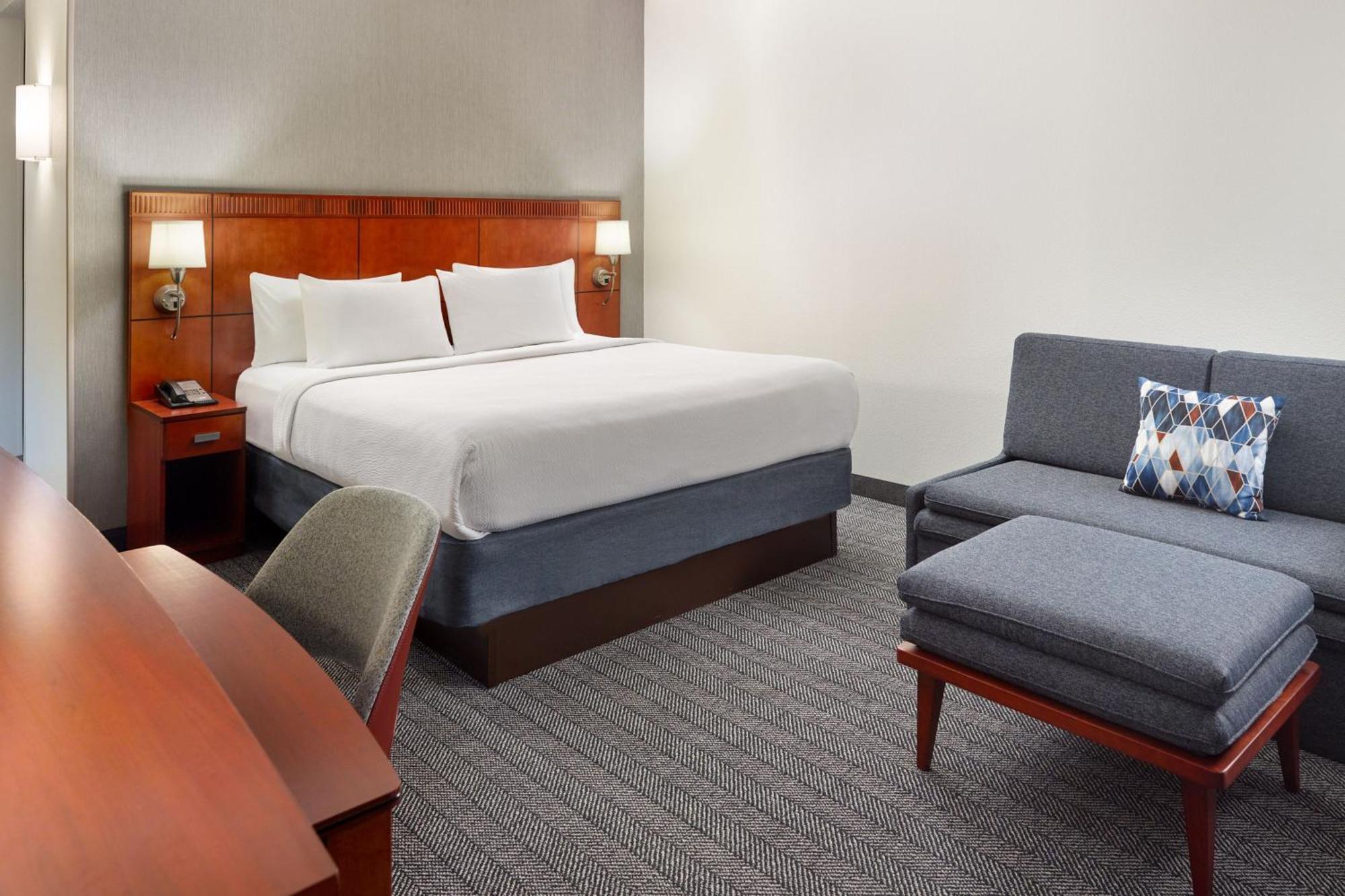 Courtyard By Marriott Atlanta Executive Park/Emory Hotel Druid Hills Bagian luar foto