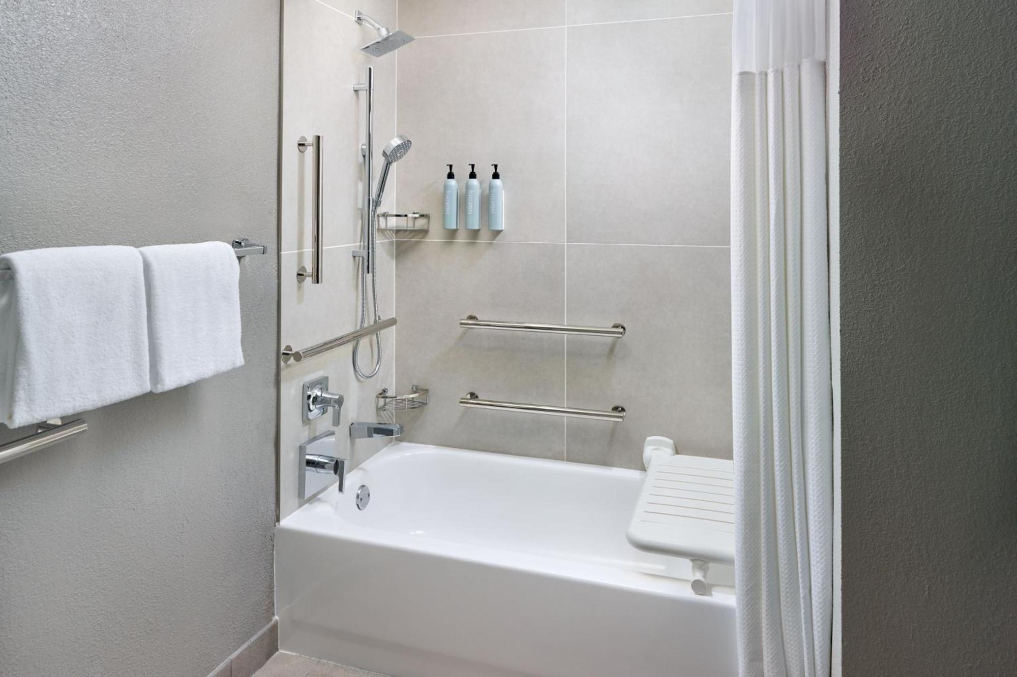 Courtyard By Marriott Atlanta Executive Park/Emory Hotel Druid Hills Bagian luar foto
