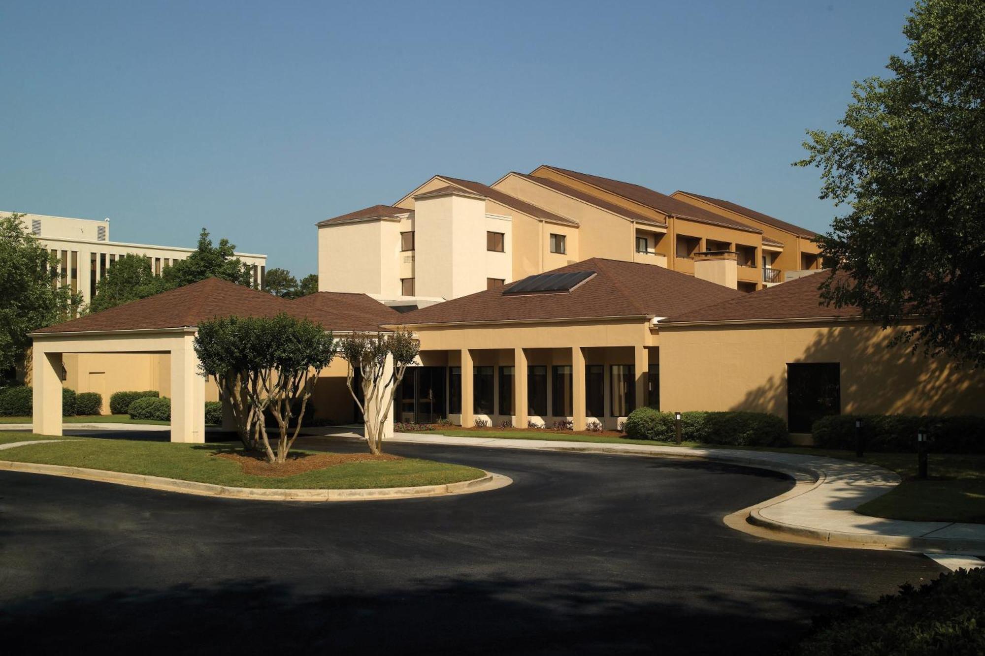 Courtyard By Marriott Atlanta Executive Park/Emory Hotel Druid Hills Bagian luar foto