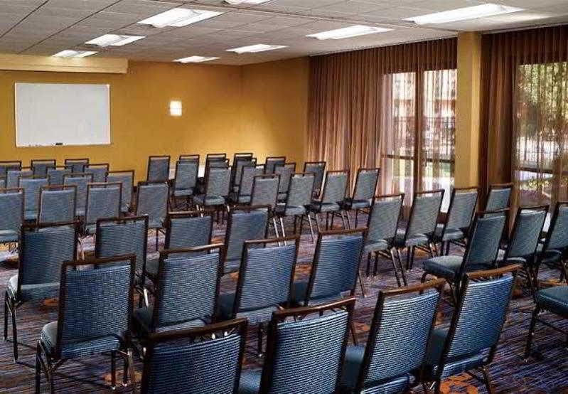Courtyard By Marriott Atlanta Executive Park/Emory Hotel Druid Hills Bagian luar foto